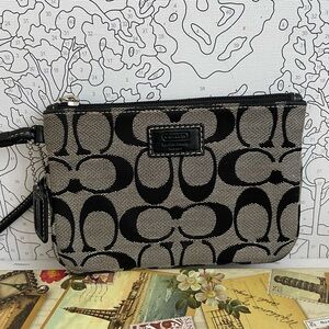 Coach Black and Cream Signature Wristlet